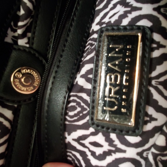 Black purse - Picture 4 of 4